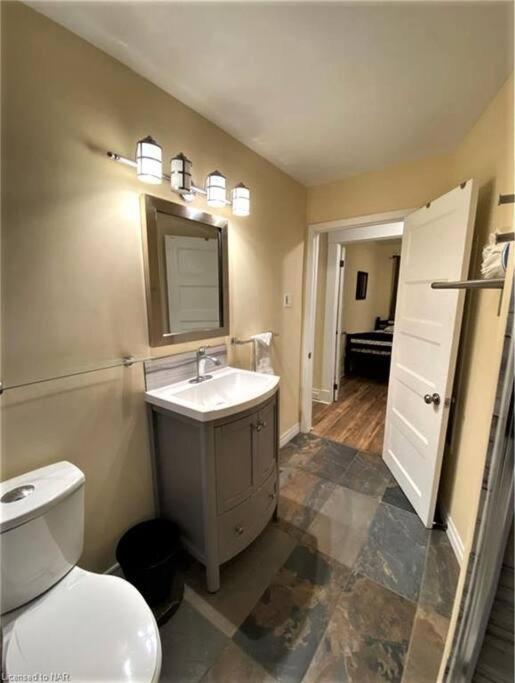 Falls Family House 5 Min Walk To Casino Falls All Attractions!! شلالات نياغارا المظهر الخارجي الصورة